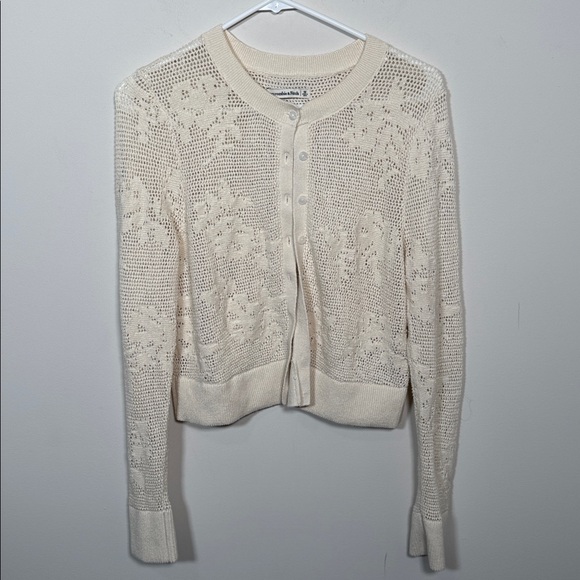 Abercrombie & Fitch Sweaters - Abercrombie Crochet Style Button Up Sweater In Cream - M